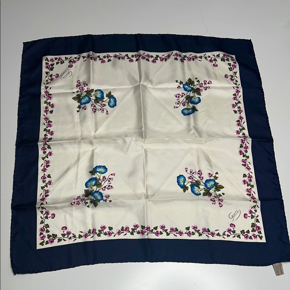 Gucci 26” Silk 1970’s Scarf Floral Design Petunias Bluebells - New Unworn